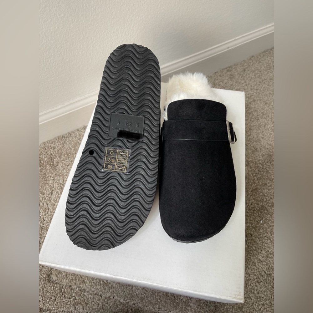 Cozy Slippers Black Shoes Home Size 8 or 39 NEW - Picture 6 of 6